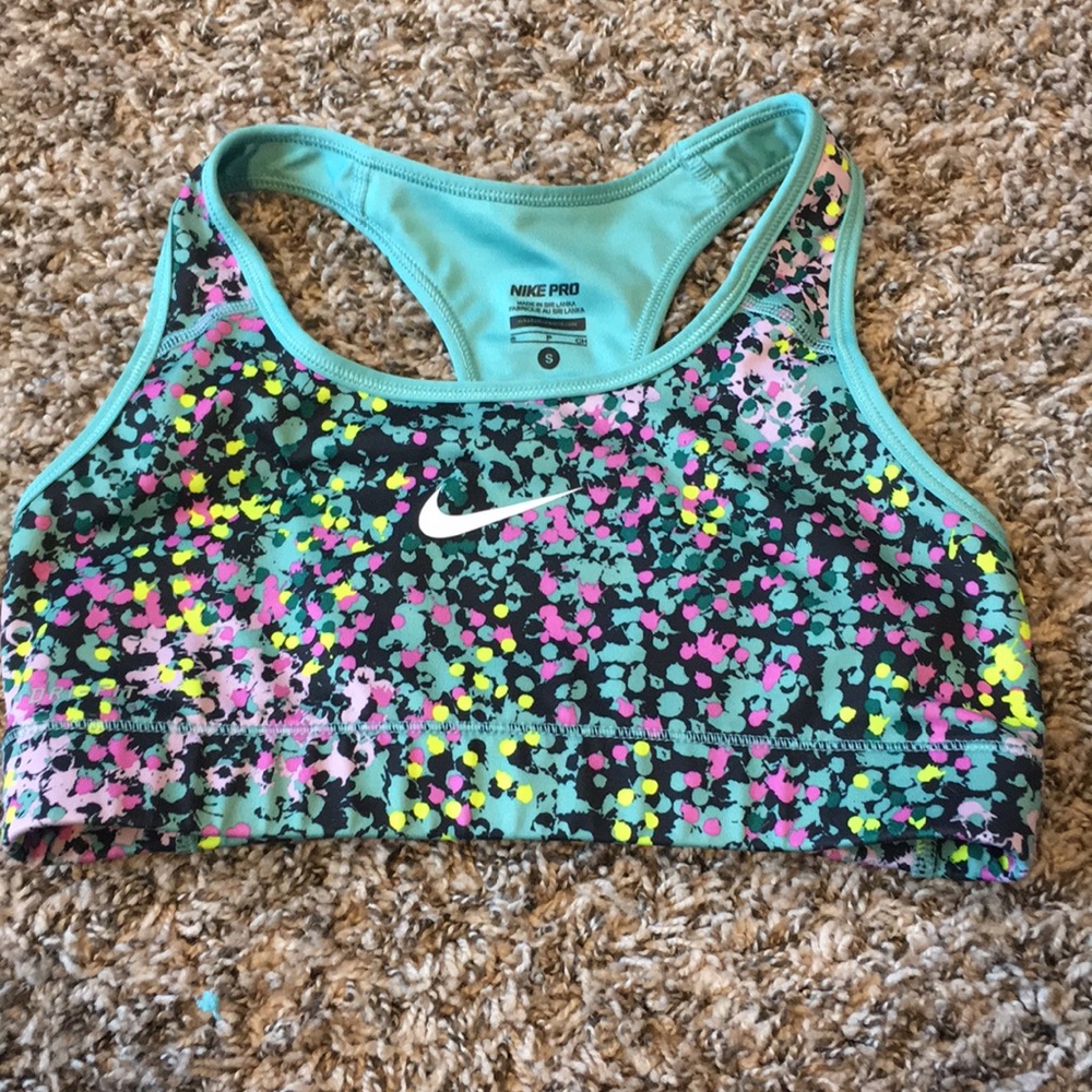 Nike pro sports bra